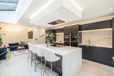 4 bedroom terraced house for sale, Abbeville Road, London SW4