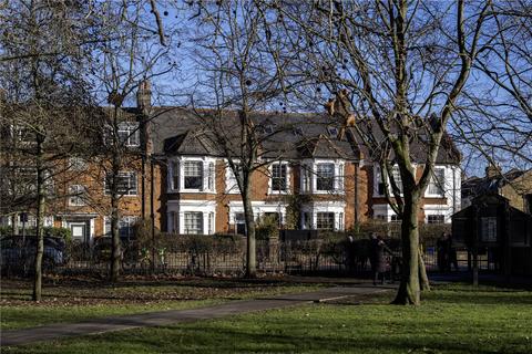 undefined, Kingswood Avenue, London