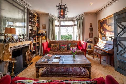 undefined, Kingswood Avenue, London
