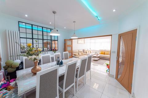 5 bedroom terraced house for sale, Cheshunt Road, London E7