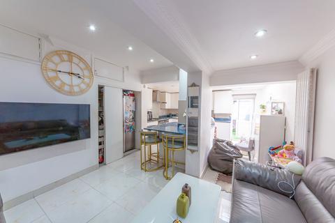 5 bedroom terraced house for sale, Cheshunt Road, London E7