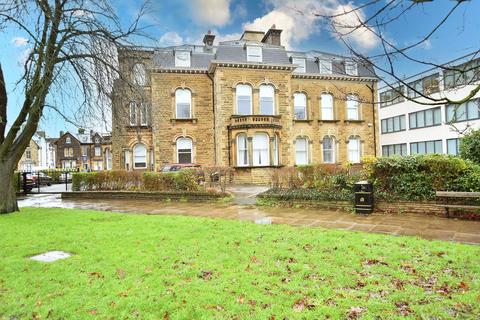 2 bedroom apartment to rent, Victoria Avenue, Claremont House, HG1