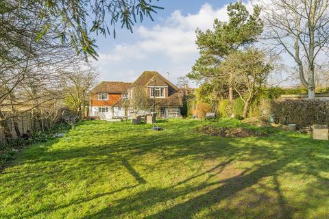 Upper Vicarage Road, Kennington TN24 9AH