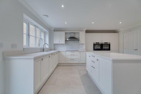4 bedroom detached house for sale, Weavers Way, Sudbury CO10