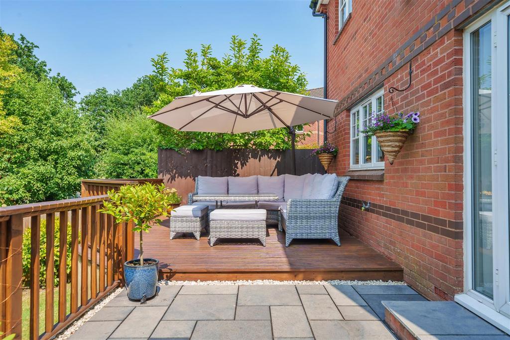 Rear Patio (Summer)