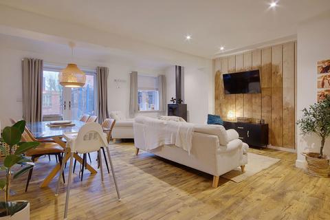 4 bedroom semi-detached house for sale, Gore Road, New Milton BH25