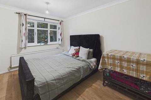 3 bedroom semi-detached house for sale, 8 Ilam Close