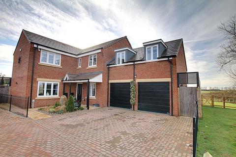 5 bedroom detached house for sale, Barley Close, Chatteris