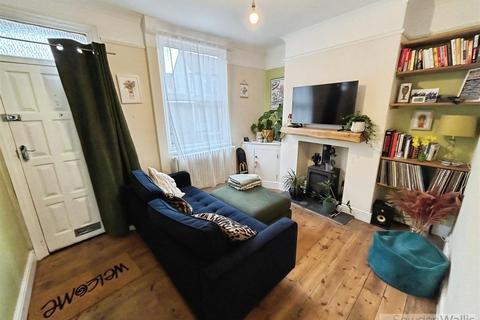2 bedroom end of terrace house for sale, Vine Street, Stamford