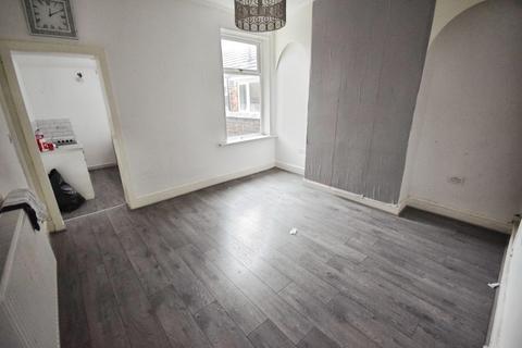2 bedroom terraced house to rent, Buccleuch Road, Desdon