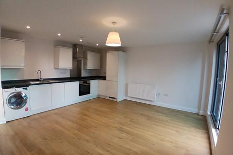 2 bedroom apartment to rent, Cromwell Road, Redhill