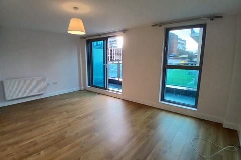 2 bedroom apartment to rent, Cromwell Road, Redhill