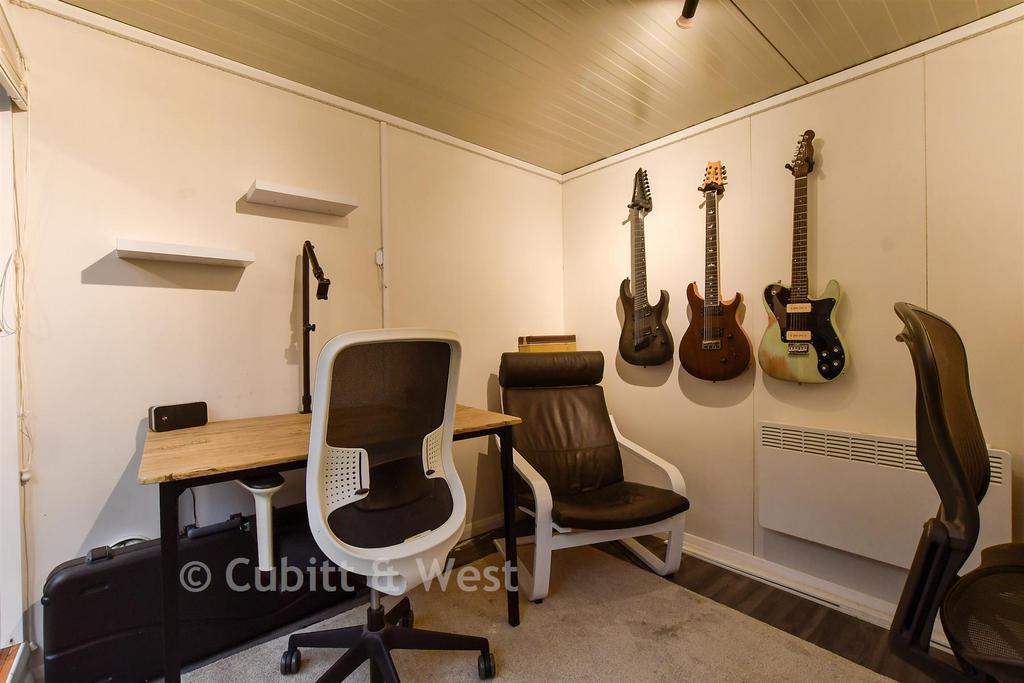 Workshop/Outbuildings