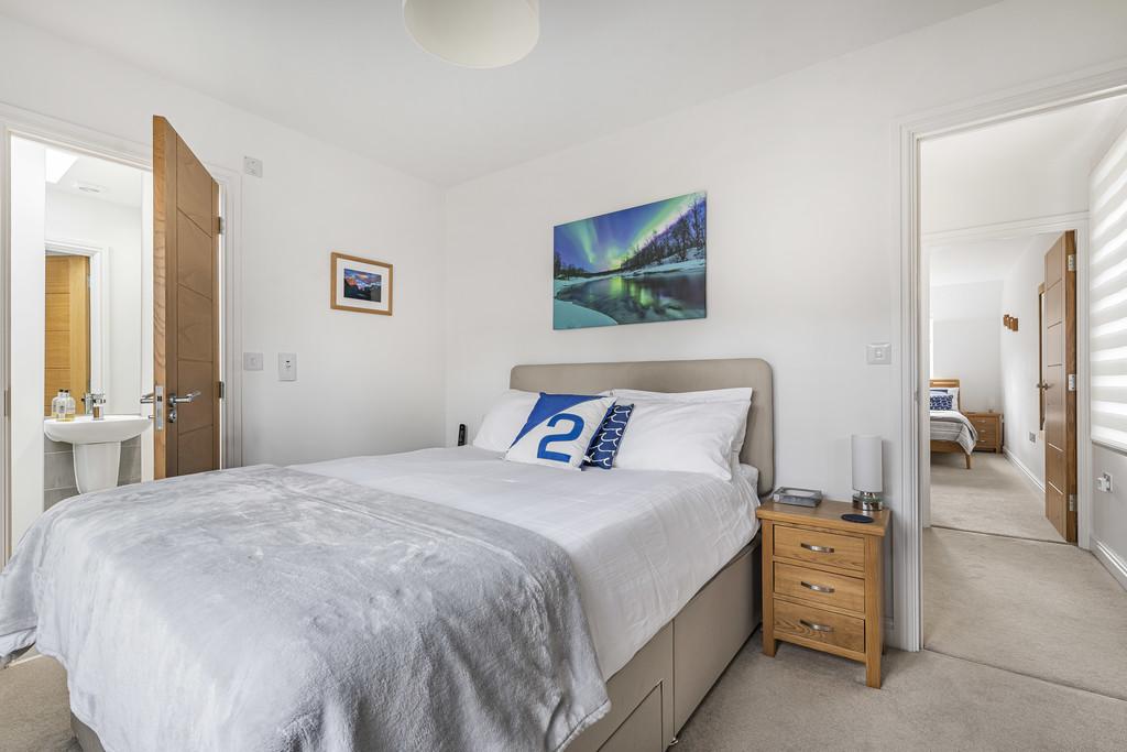 Bedroom 1 (2)