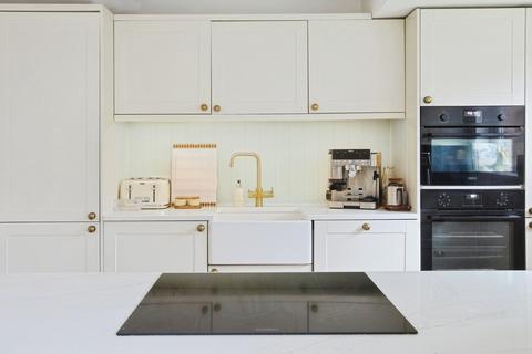 3 bedroom detached house for sale, West End Road
