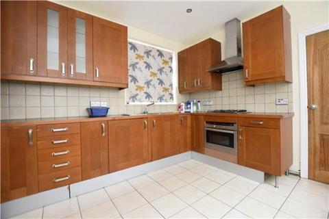 1 bedroom ground floor maisonette to rent, Leith Close, London