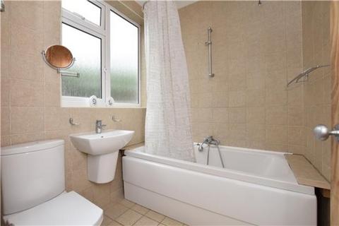 1 bedroom ground floor maisonette to rent, Leith Close, London