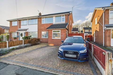 3 bedroom semi-detached house for sale, Alyndale Road, Saltney