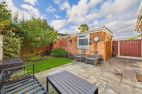 3 bedroom semi-detached house for sale, Alyndale Road, Saltney