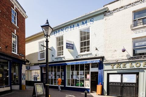 Retail property (high street) to rent, 28 Market Pl Salisbury SP1 1TL