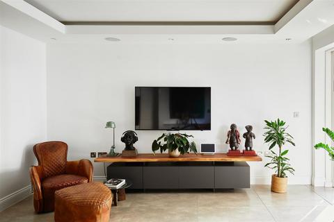 2 bedroom apartment for sale, Distillery Wharf, Hammersmith, W6