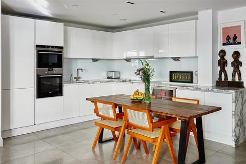 2 bedroom apartment for sale, Distillery Wharf, Hammersmith, W6