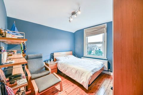 2 bedroom flat to rent, Endymion Road, Brixton, London, SW2