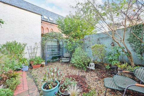 1 bedroom flat for sale, Acton Lane, Chiswick, London, W4