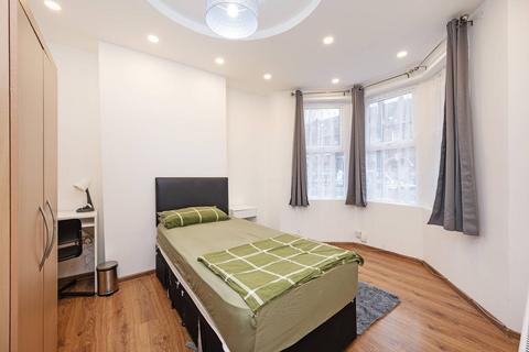 2 bedroom flat to rent, Morieux Road, Leyton, London, E10