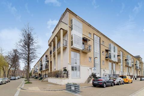 2 bedroom flat to rent, Queen of Denmark Court, Canada Water, London, SE16
