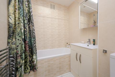 2 bedroom penthouse for sale, Hartfield Road, Wimbledon SW19