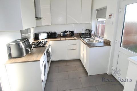 2 bedroom terraced house for sale, Wood Lane, Leeds LS26