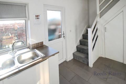 2 bedroom terraced house for sale, Wood Lane, Leeds LS26