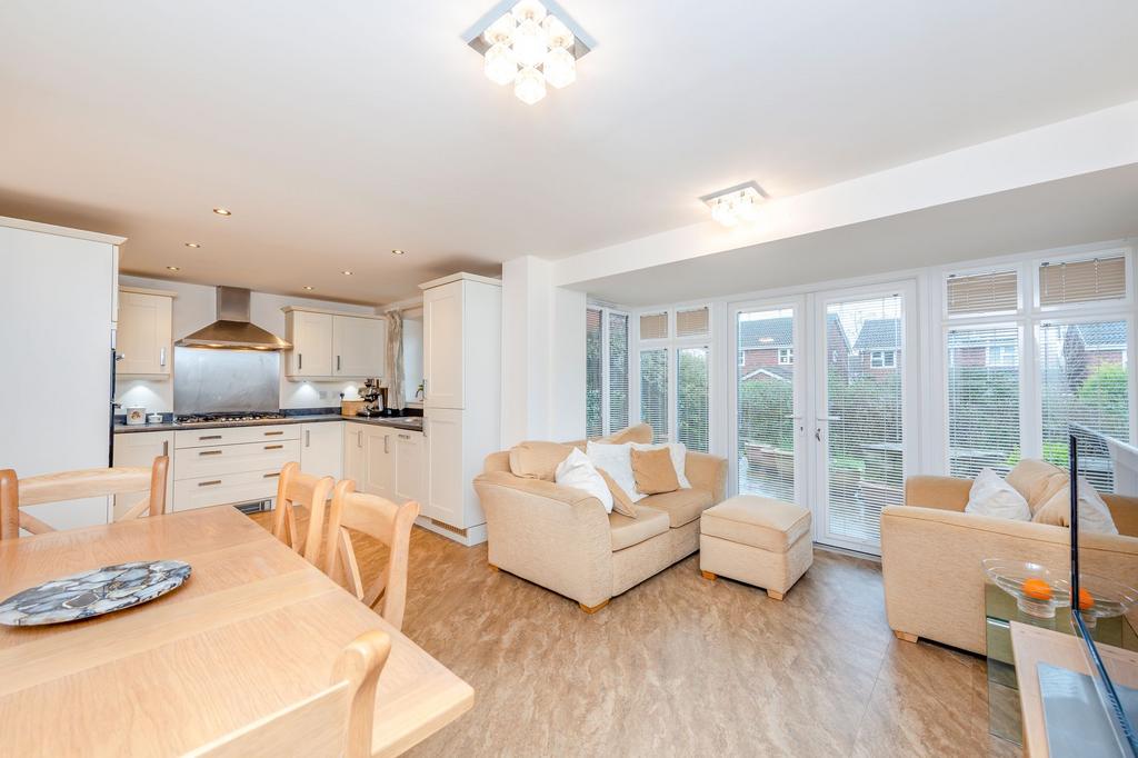 Kitchen / dining room