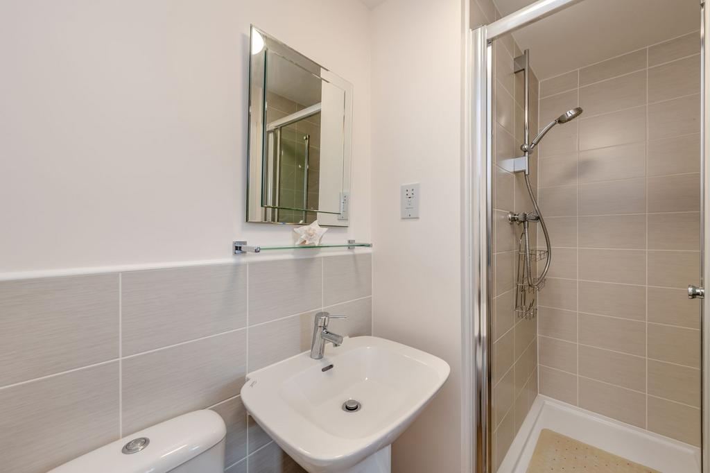 Bedroom 2 en suite
