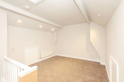 3 bedroom semi-detached house to rent, Bradway Road, Sheffield S17