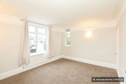 3 bedroom semi-detached house to rent, Bradway Road, Sheffield S17