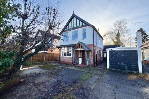 3 bedroom detached house for sale, Coleford Bridge Road, Camberley GU16