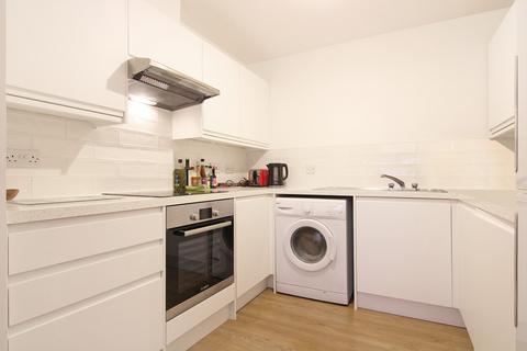 1 bedroom flat to rent, Varsity Drive, Twickenham