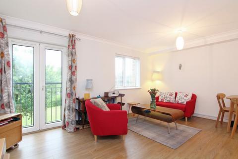 1 bedroom flat to rent, Varsity Drive, Twickenham