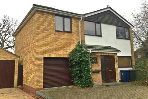 4 bedroom detached house to rent, Goding Way, Cambridge CB24