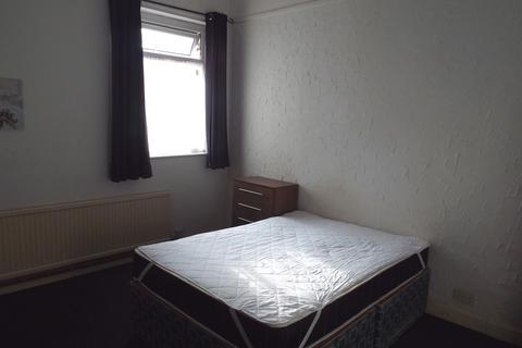 undefined, Ash Grove, Hull