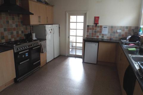 undefined, Ash Grove, Hull