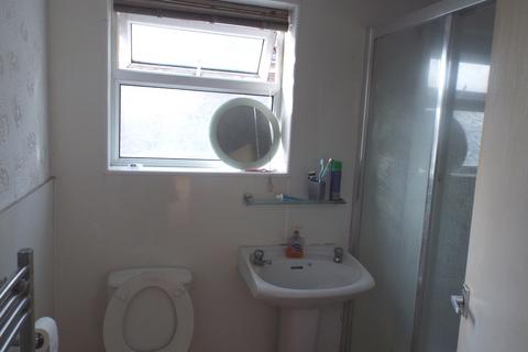 undefined, Ash Grove, Hull