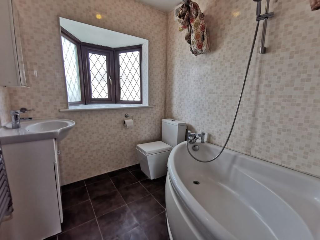 118 Waverley Road 2(2)