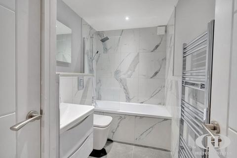 1 bedroom apartment to rent, Castlebar Road, London