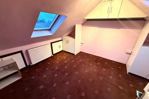 4 bedroom semi-detached house to rent, Clare Road, Staines-upon-Thames