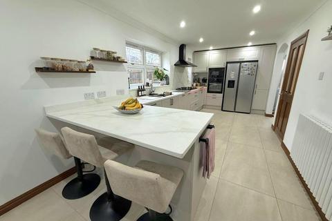 4 bedroom detached house for sale, Rufford Avenue, Northampton NN3