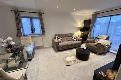 2 bedroom apartment for sale, Horseshoe Close, Waltham Abbey