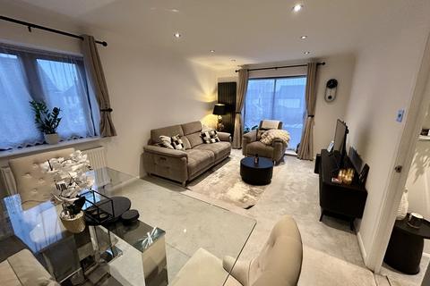 2 bedroom apartment for sale, Horseshoe Close, Waltham Abbey